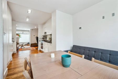 2 bedroom flat in Camden - Photo 4