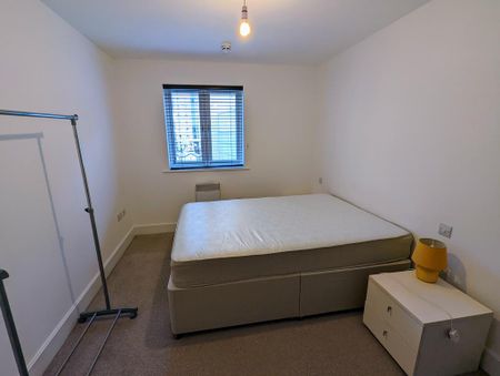 2 bedroom flat to rent - Photo 2