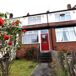 2 bedroom House in Manor Avenue, Leeds - Photo 1