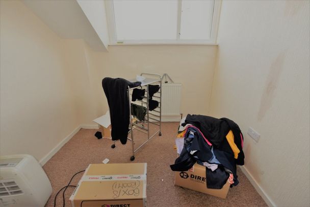 2 bedroom House in Whingate Avenue (2 Bed), Leeds - Photo 1