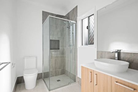 “NEW BUILD - Stunning Family Home” - Photo 5