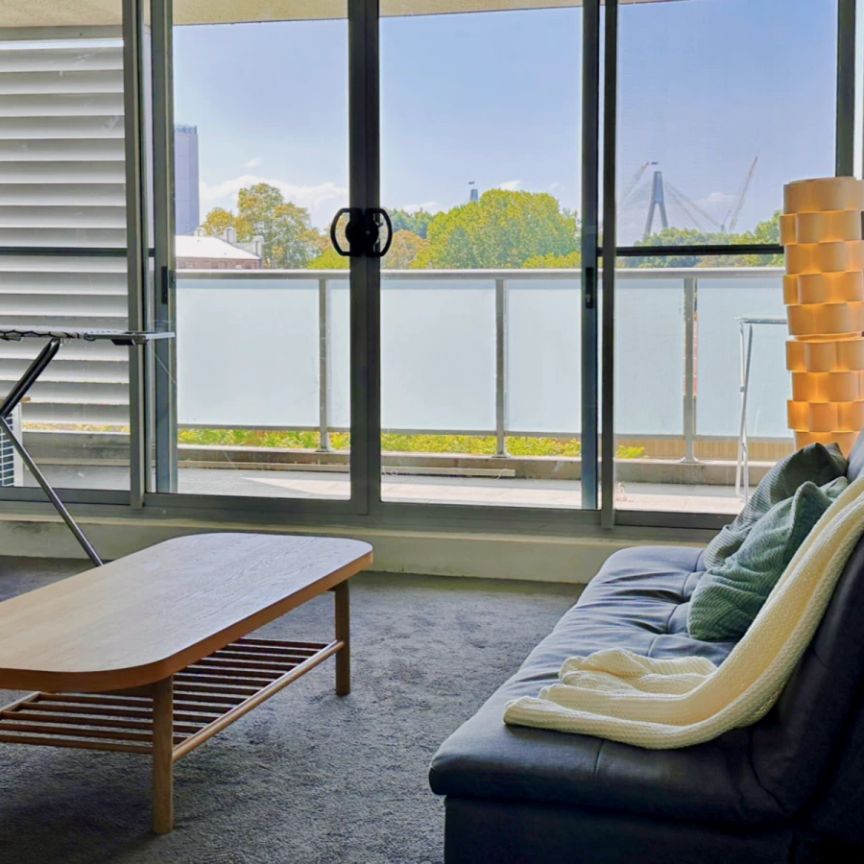 1 bed 1 bath - Photo 1