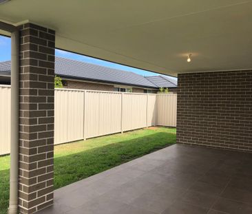 Beautifully Presented Home - Photo 3