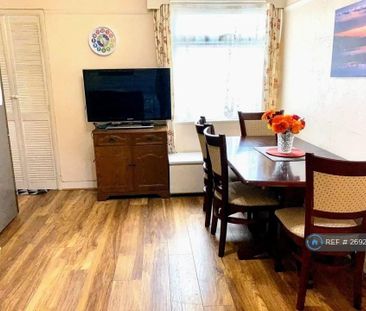 4 bedroom maisonette to rent - Photo 4