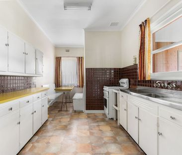 Affordable home in an excellent location - Photo 4