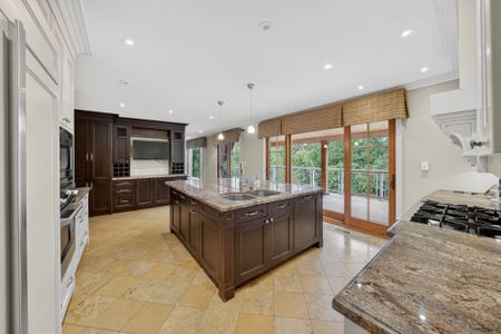 For Lease - 11 Tudor Gate, Toronto, Ontario - Photo 5