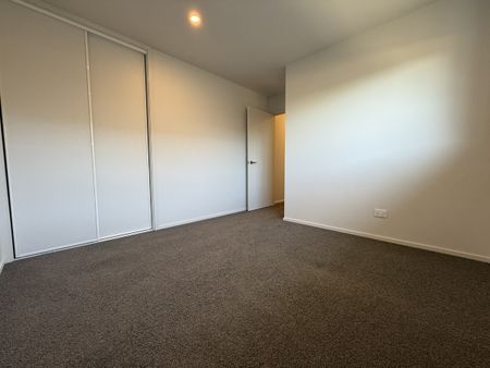 Rare Lincoln Rental. Large home, Great Layout, Available Now - Photo 5