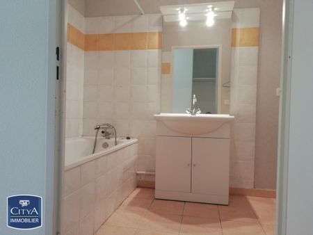 Location Appartement 2 pièces 47m² ST GILLES 30800 - Photo 4