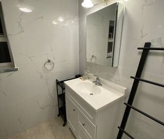 Bright, Modern 2-Bedroom Unit for Students Near QE Park, Vancouver - Photo 4