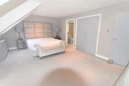 5 bedroom detached house to rent - Photo 3