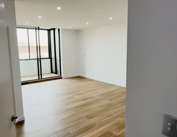 1 bed 1 bath - Photo 1