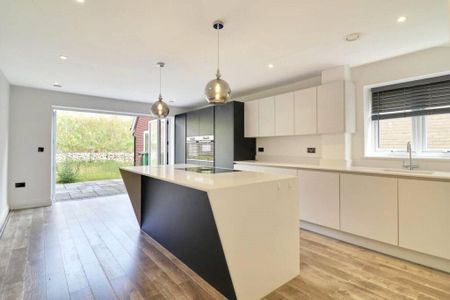 5 bedroom detached house to rent - Photo 5