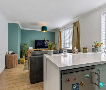 2 bedroom flat to rent - Photo 3