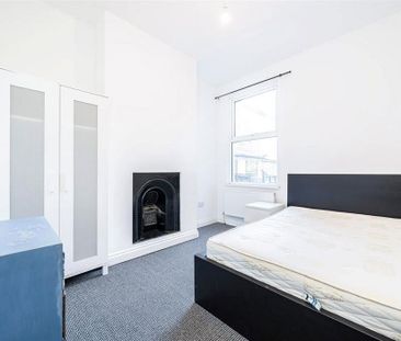 5 bedroom terraced house to rent - Photo 4