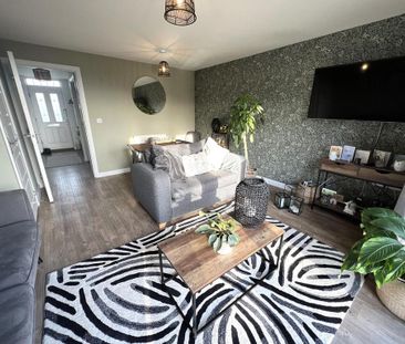 3 bedroom end of terrace house to rent - Photo 2