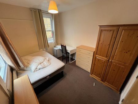 6 bedroom end of terrace house to rent - Photo 3