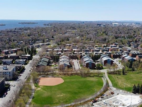 664 36e Avenue - Photo 1