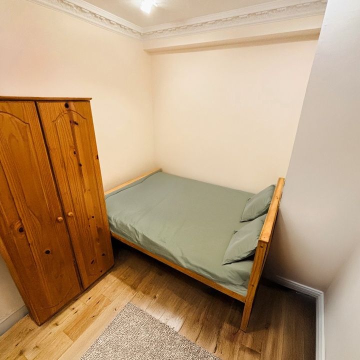 Room in a Shared House, With Private Bathroom, SE10 - Photo 1