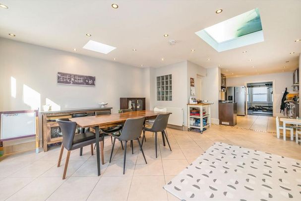 4 bedroom house to rent - Photo 1