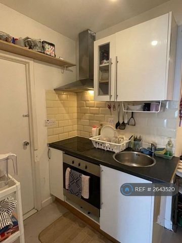 Studio to rent - Photo 2