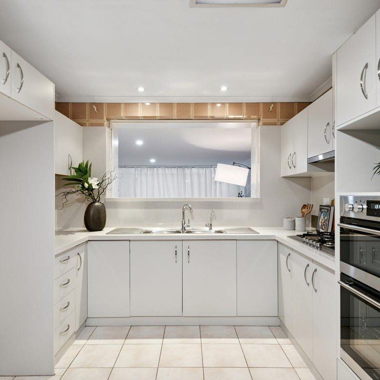Stylish, Spacious Basket Range Stone Home in the Heart of Glynde! - Photo 1