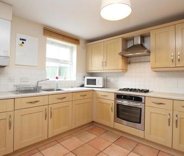 *** STUDENT PROPERTY *** A large five double bedroom student house,... - Photo 6