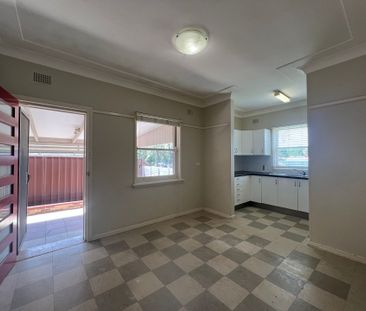 Just Listed - Cosy home, Handy location - Photo 2