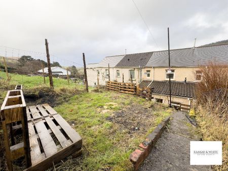 3 bedroom terraced house to rent - Photo 3