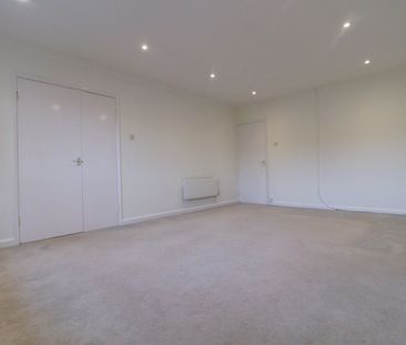 2 bedroom flat to rent, - Photo 1