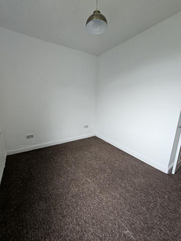 4 bedroom terraced house to rent - Photo 4