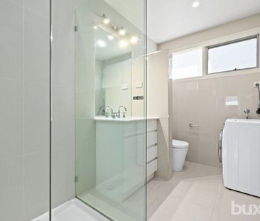 STUDIO UNIT - FURNISHED - RENT INCLUDES UTILITIES - Photo 6