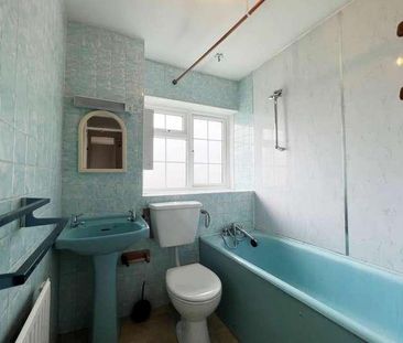 West Byfleet, Surrey, KT14 - Photo 4