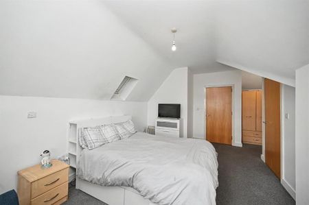 Apt 11, Kingsway Court, Dunmurry, Belfast, BT17 9SE - Photo 4