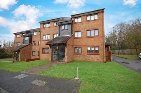 2 bedroom Flat - Tudor Close, Hatfield - Photo 2