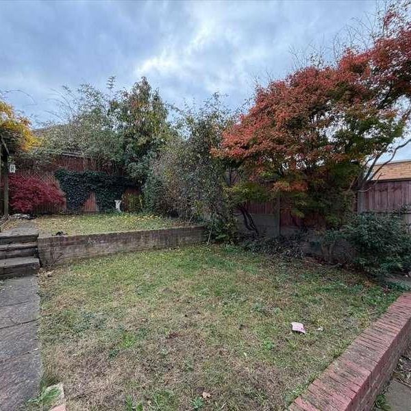 Longmeade, Gravesend, DA12 - Photo 1