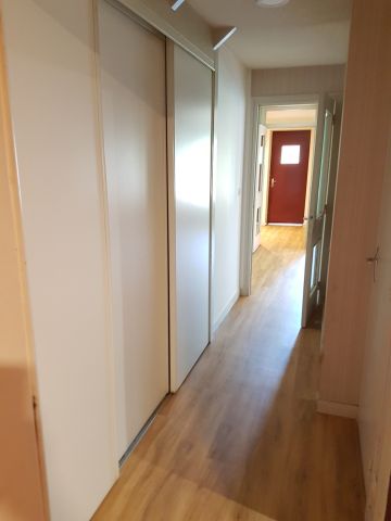 Location Appartement 3 pièces 68m² CHARLIEU 42190 - Photo 5