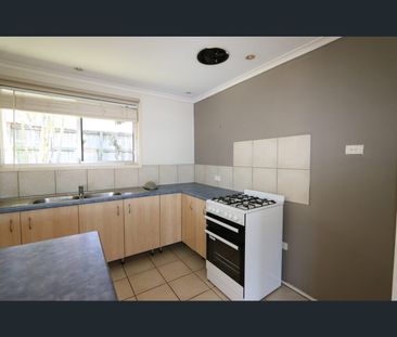 2/3 Tomkins Place, Southport, Qld 4215 - Photo 1