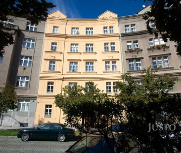 Pronájem bytu 2+1 78 m² - Photo 1
