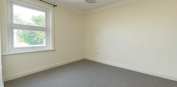 1 Bed Flat, Cambridge Road, SO14 - Photo 2