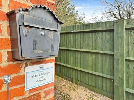 Studio, Whitley Elm Cottages, Warwick, CV35 - Photo 4