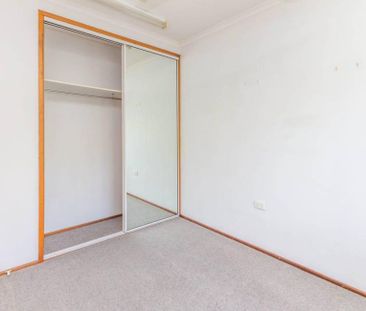 Two Bedroom Townhouse in Quiet complex - Photo 5