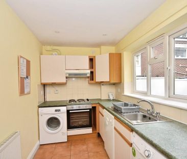 3 bedroom terraced house to rent - Photo 5