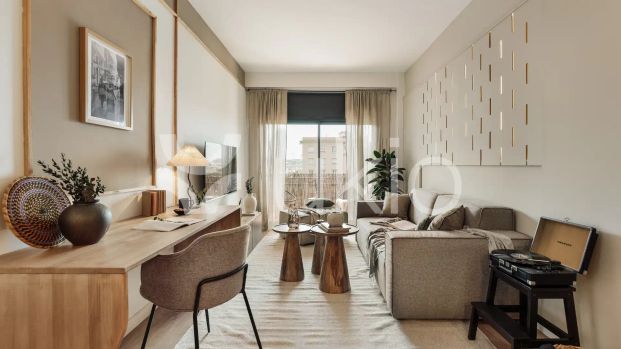 Apartamento de alquiler en Carrer Dels Comtes de Bell-lloc, Barri de les Corts - Foto 1