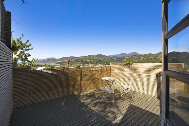 Stylish living with stunning views - Photo 1