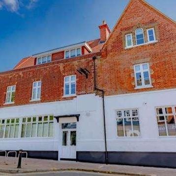 Cambridge Court, Camberley, GU15 - Photo 4