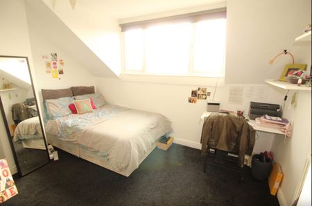 4 Bed - 16 Mayville Street, Hyde Park, Leeds - LS6 1ND - Student - Photo 5