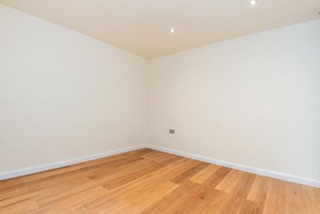 London Road, Kingston Upon Thames KT2 - Photo 2