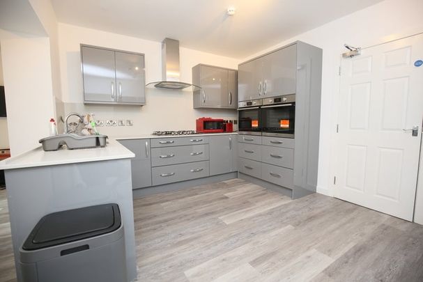 Room in a Shared House, St. Martins Road, CV3 - Photo 1