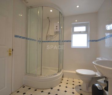 Grange Avenue, RG6 1DJ, University, Reading - Photo 2