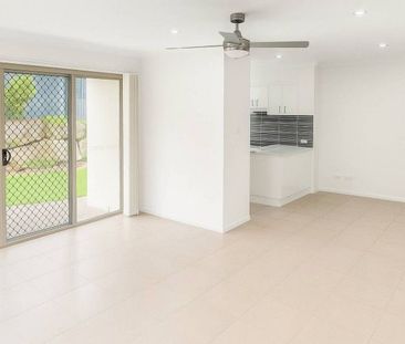 âStay Cool with Air Conditioning, Solar Power & Ceiling Fans | Ca... - Photo 2